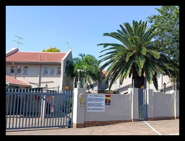2 BEDROOM TOWNHOUSE FOR SALE IN GLEN MARAIS